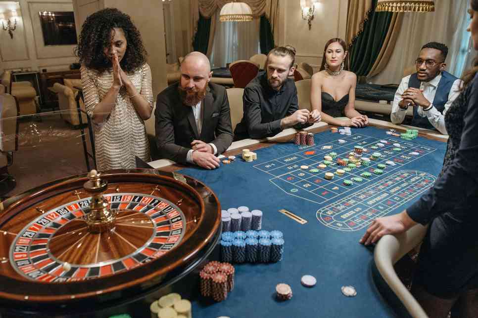 https://queenspins-casinos.com/